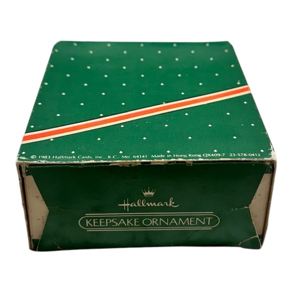 Vintage Hallmark Ornament 1983  SKATING RABBIT W/ BOX - Picture 4 of 4